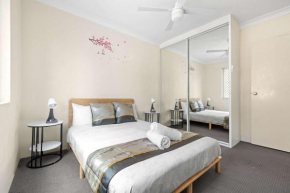 Warm Oasis at Parramatta- 2 BR - Free Parking - Near Shops, Sydney